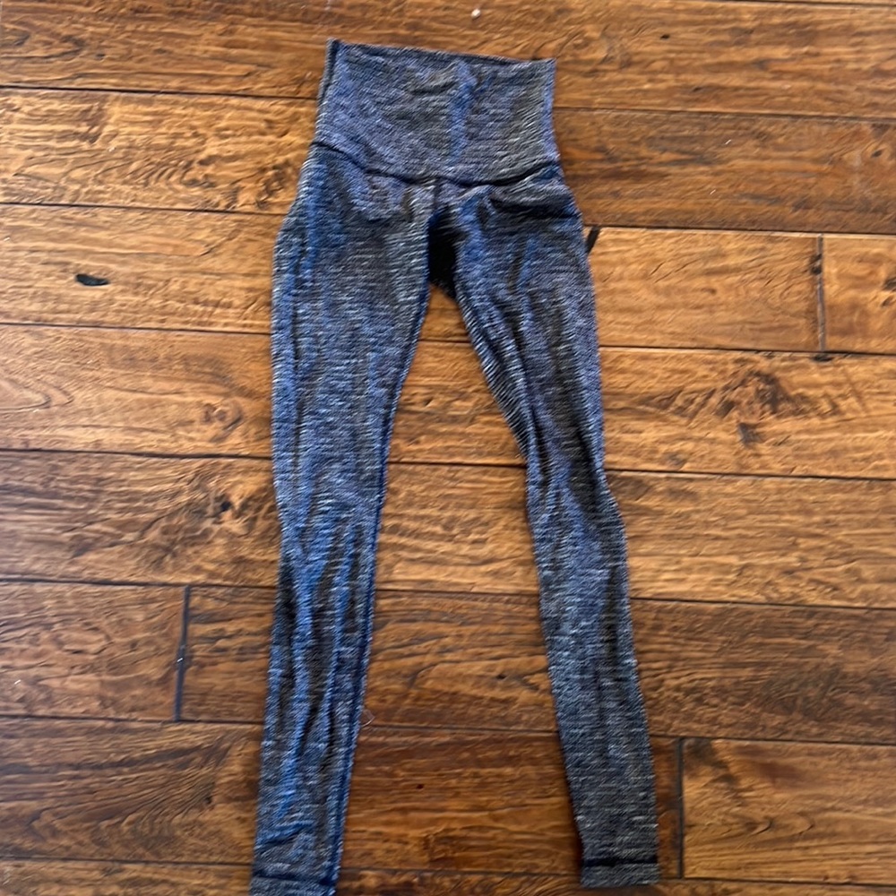 Lululemon wunder unders size 4